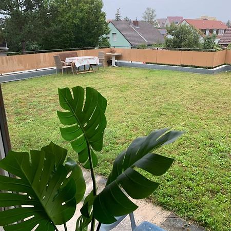 Ruhige Sonnige Wohnung Mit Rooftopterrasse Nahe Universitaet Gerbrunn エクステリア 写真