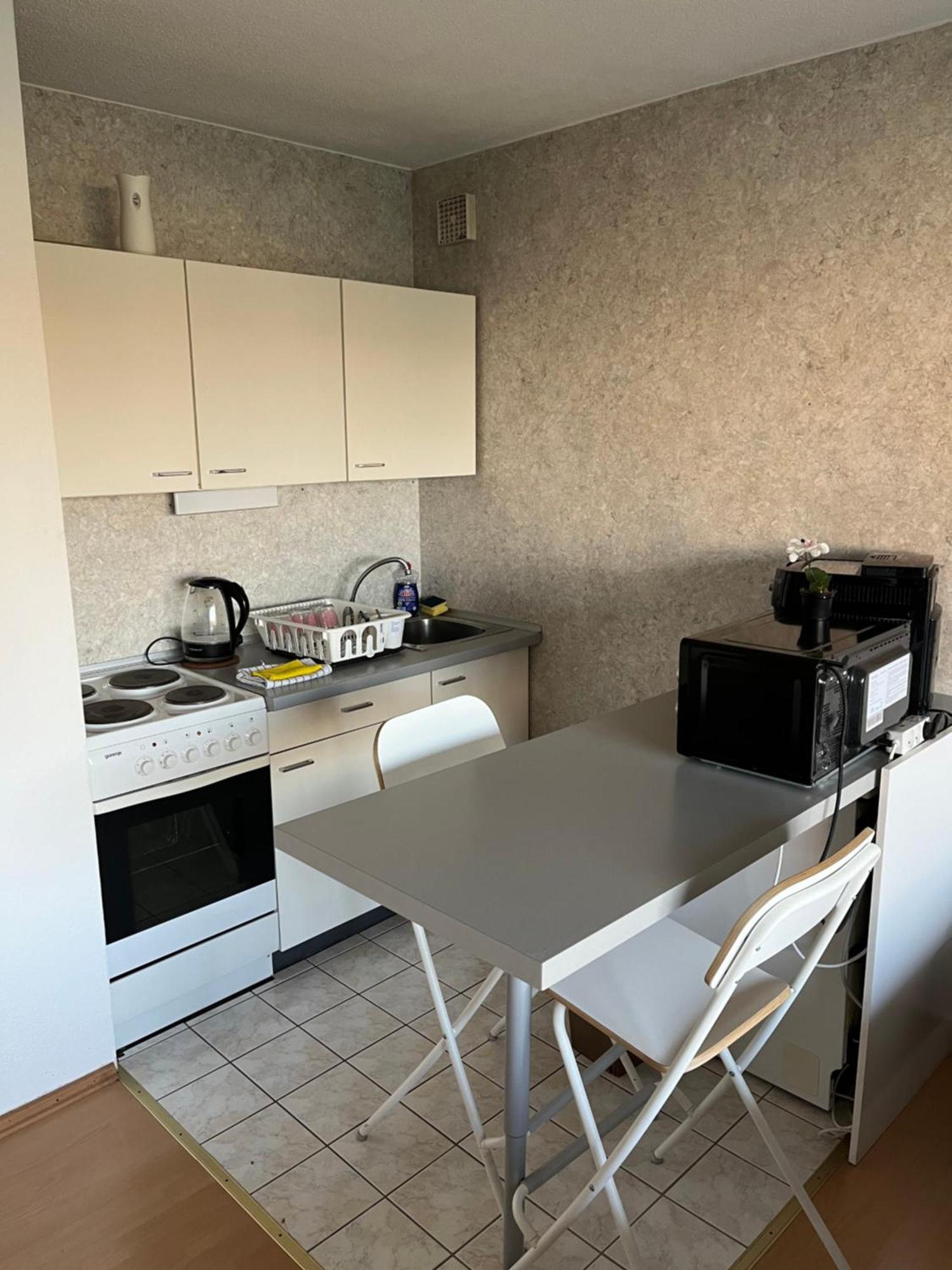 Ruhige Sonnige Wohnung Mit Rooftopterrasse Nahe Universitaet Gerbrunn エクステリア 写真
